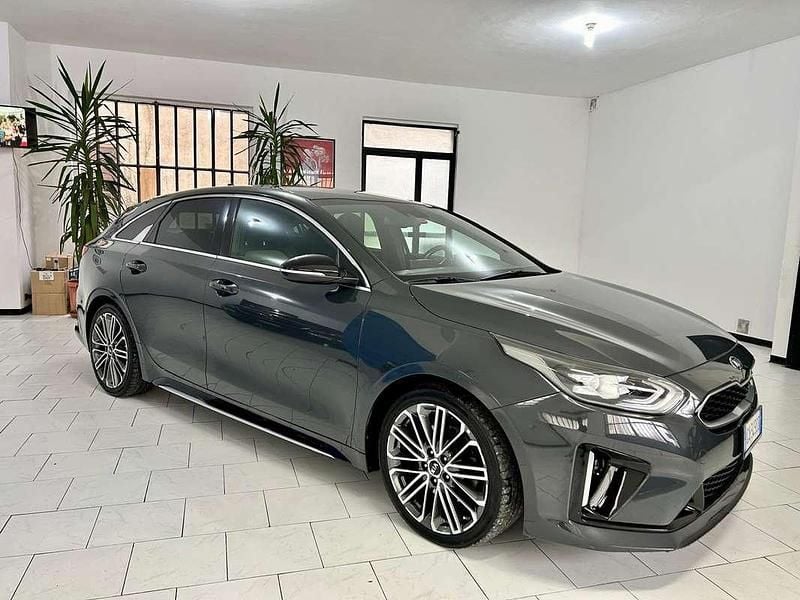 Grigio Usata 2020 Kia ProCeed GT-Line Due volumi | 16.900 € (Buon prezzo) - Immagine 1/4
