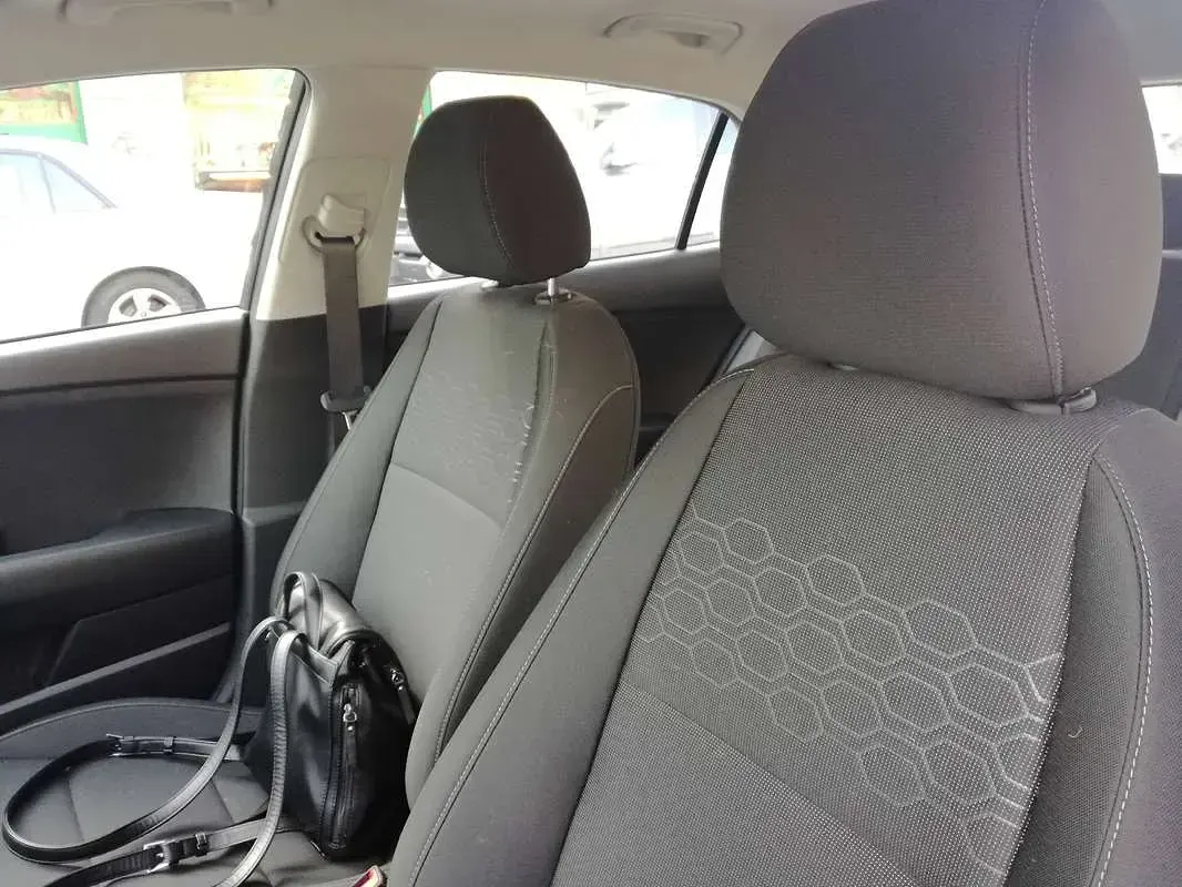 Usata Kia Rio 84 CV (61 kW) 2019 Grigio Berlina