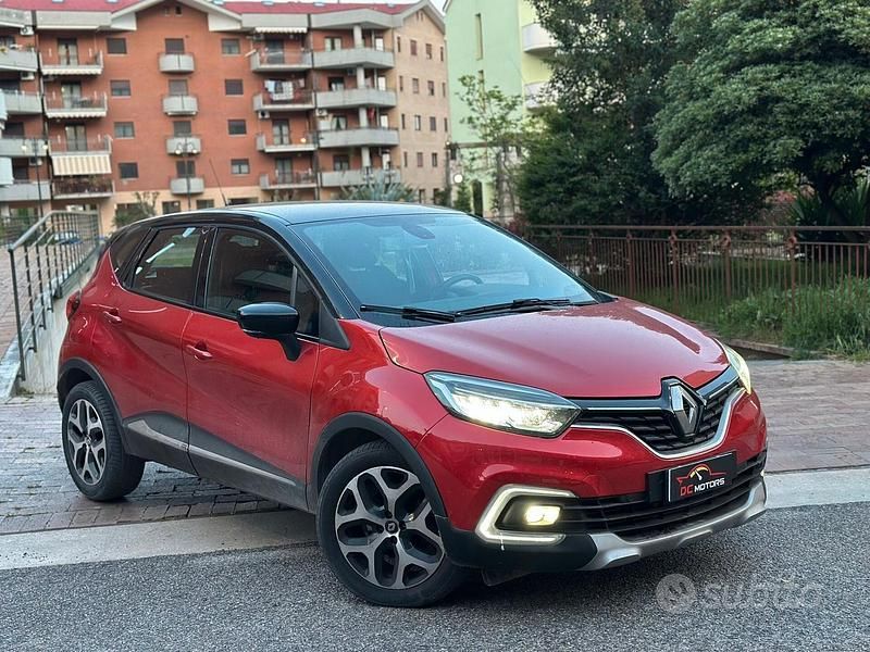 Usata Renault Captur Intens 110 CV (80 kW) 2018 Rosso SUV