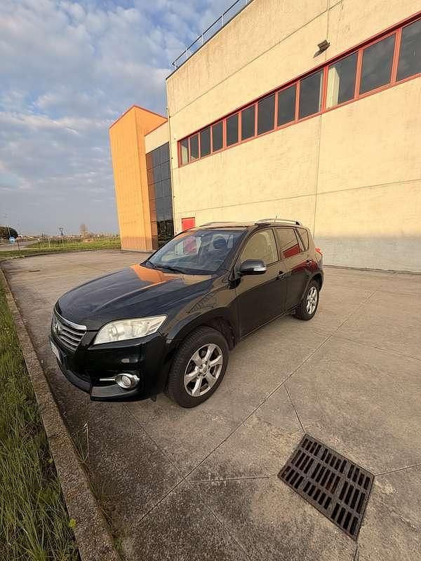Usata Toyota RAV4 150 CV (110 kW) 2010 SUV