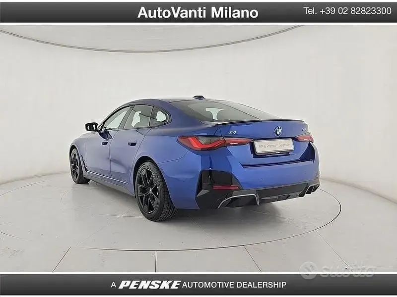 Usata BMW i4 Efficient Dynamics 400 kW (544 CV) 2024 Blu Berlina