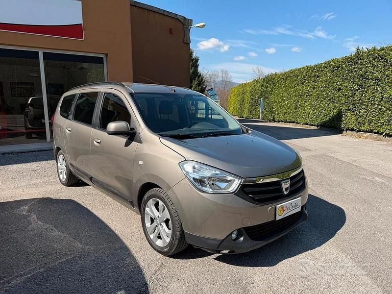 Usata Dacia Lodgy Lauréate 110 CV (80 kW) 2012 Marrone Monovolume