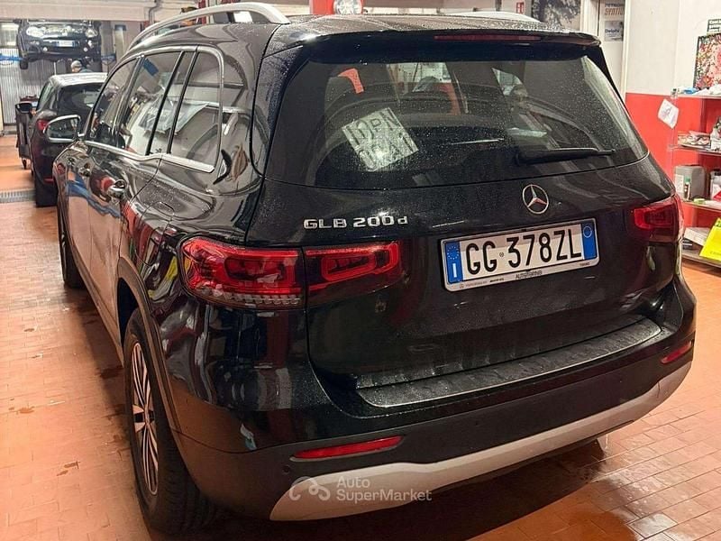 Usata Mercedes GLB180 Business 150 CV (110 kW) 2021 Nero SUV