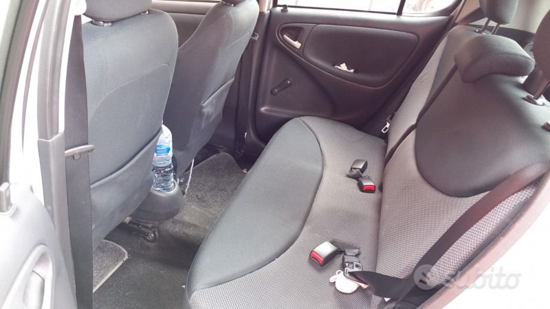 Usata Toyota Yaris 2005 Blu Berlina