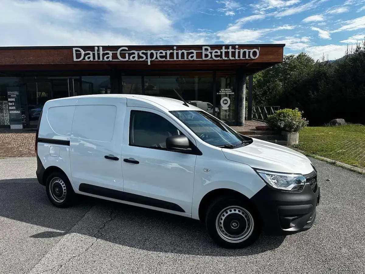 Usata Renault Kangoo 95 CV (69 kW) 2023 Bianco Monovolume