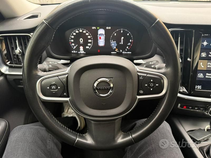 Usata Volvo V60 Business Edition 2020 Grigio Station wagon