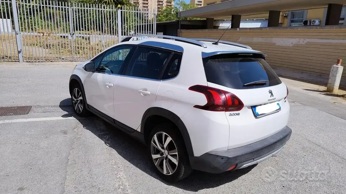 Begagnad Peugeot 2008 110 HK (80 kW) 2016 Vit SUV