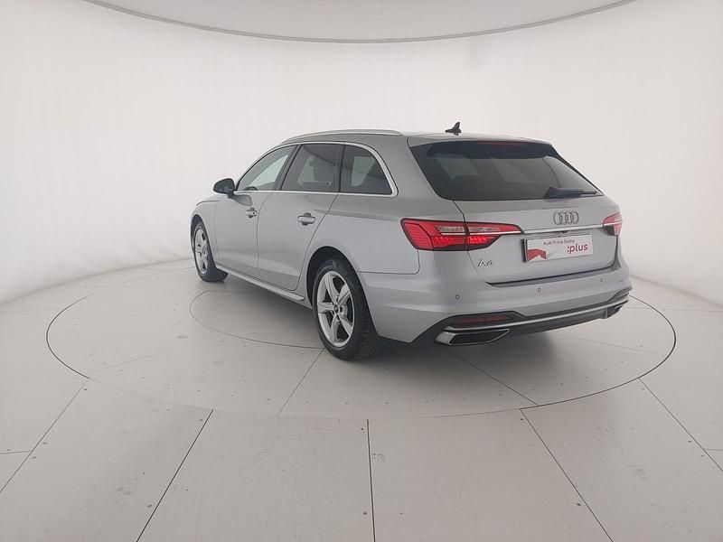 Usata Audi A4 Advanced 163 CV (119 kW) 2022 Argento fioretto metallizzato Station wagon