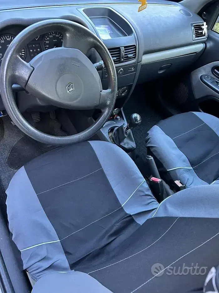 Usata Renault Clio Expression 58 CV (42 kW) 2003 Grigio Utilitaria