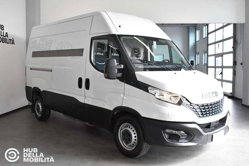 Bianco Usata 2022 Iveco Daily Furgone | 18.200 € (Buon prezzo) - Immagine 1/4
