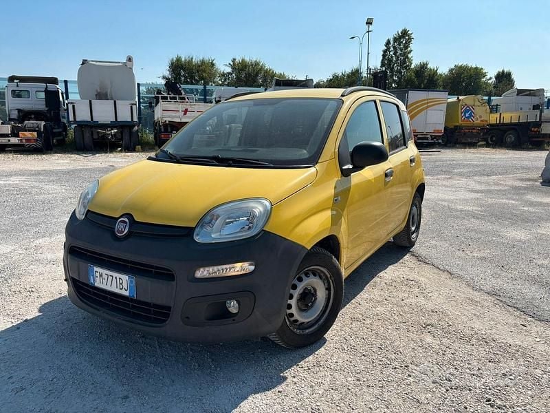 Usata Fiat Panda Easy 80 CV (58 kW) 2017 Giallo Utilitaria