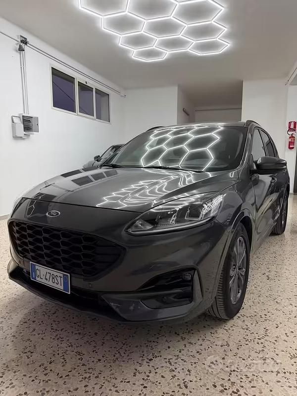Occasion Ford Kuga ST-Line 120 ch (88 kW) 2022 Gris SUV