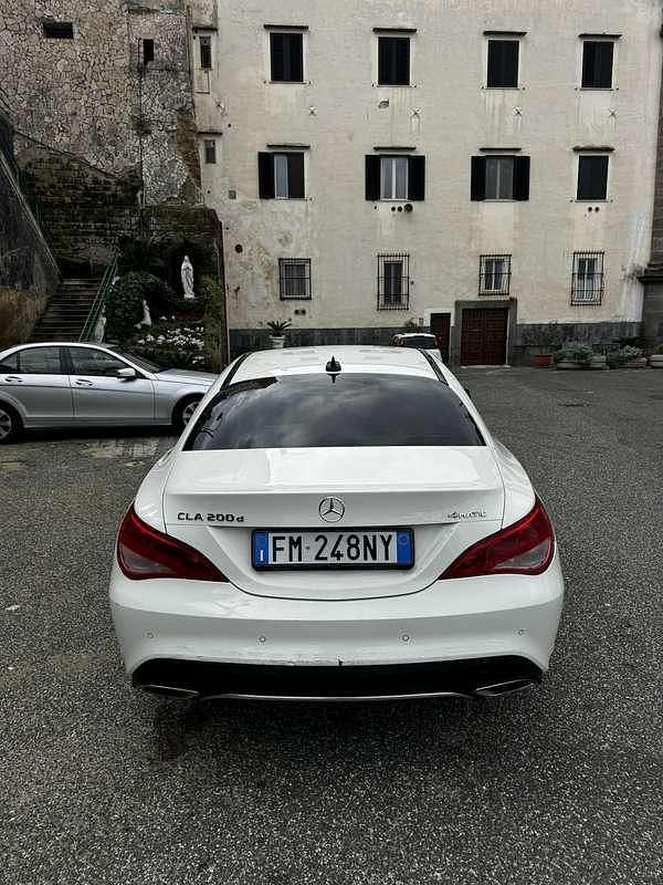 Usado Mercedes CLA200 Premium 136 CV (100 kW) 2018 Blanco Berlina