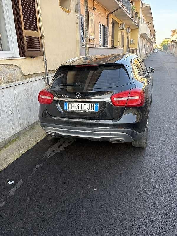 Usata Mercedes GLA200 136 CV (100 kW) 2016 SUV