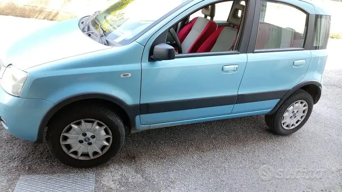 Usata Fiat Panda 4x4 60 CV (44 kW) 2005 Bluazzurro Utilitaria