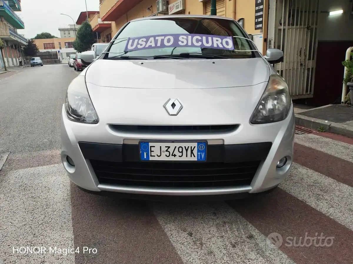 Usata Renault Clio II 75 CV (55 kW) 2011 Grigio Berlina