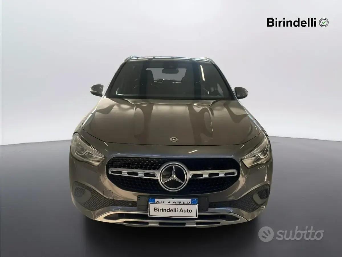 Usata Mercedes GLA180 116 CV (85 kW) 2022 Grigio SUV