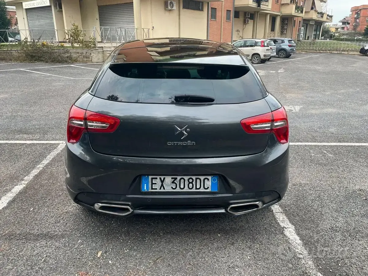 Usata Citroën DS5 Business Class 163 CV (119 kW) 2014 Nero Utilitaria