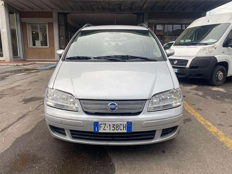 Usata Fiat Idea Dynamic 69 CV (50 kW) 2008 Grigio garbato Monovolume