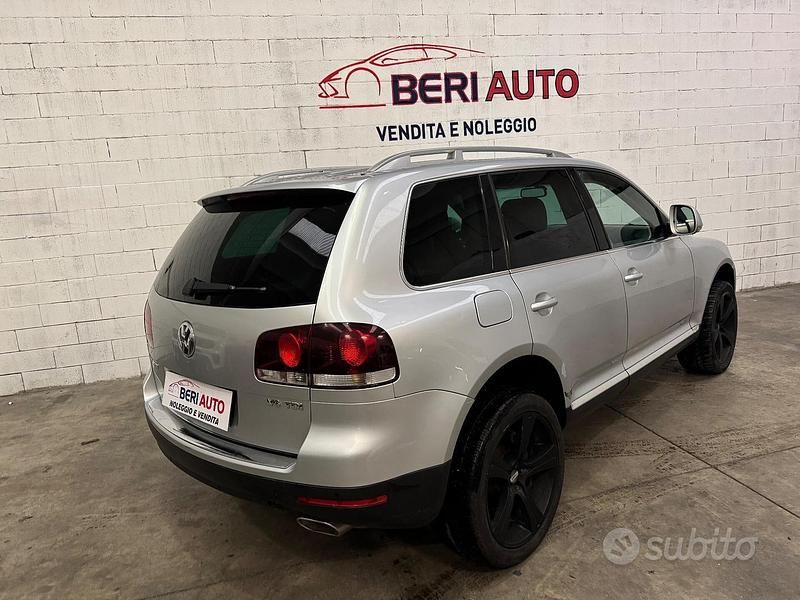Usata VW Touareg 240 CV (176 kW) 2009 Grigio SUV