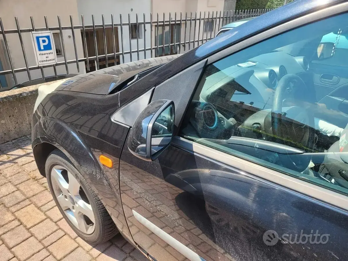 Usata Ford Fiesta 75 CV (55 kW) 2006 Nero Utilitaria