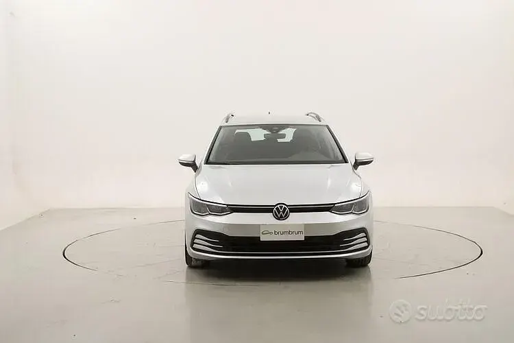 Usata VW Golf VIII Life 116 CV (85 kW) 2023 Grigio Station wagon