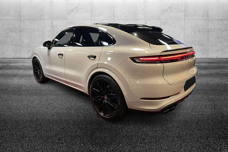 Usata Porsche Cayenne 354 CV (260 kW) 2025 Nero SUV