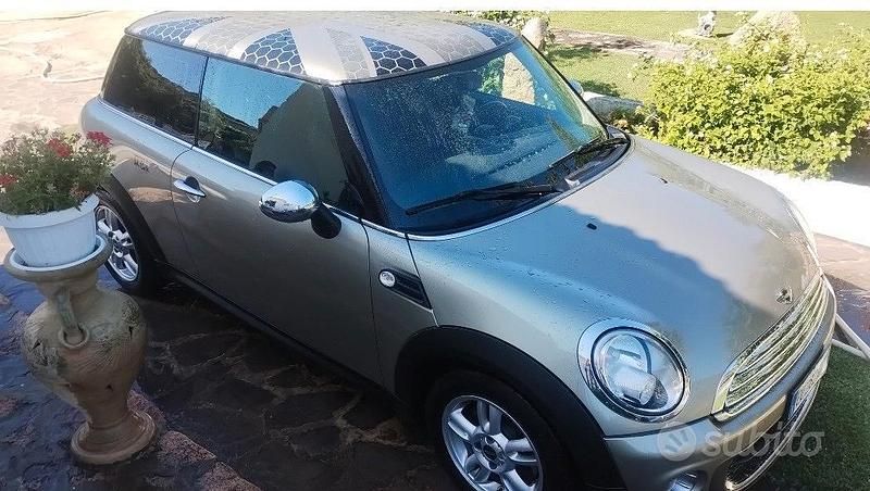 Usata Mini Cooper D 2009 Marrone Utilitaria