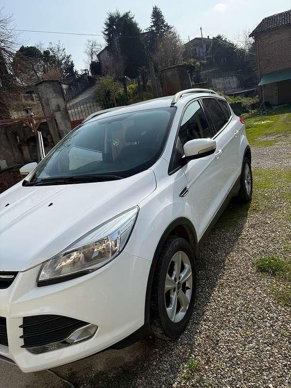 Usata Ford Kuga Business Edition 120 CV (88 kW) 2015 Bianco SUV