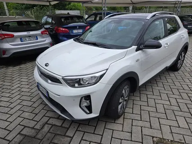Usata Kia Stonic Style 101 CV (74 kW) 2021 Bianco SUV