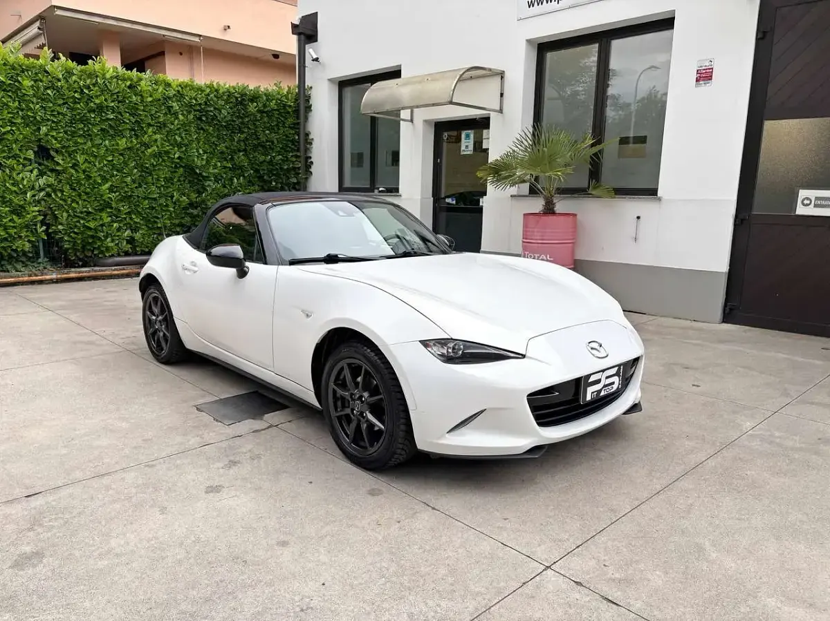 Usata Mazda MX5 Exceed 131 CV (96 kW) 2017 Bianco Cabrio