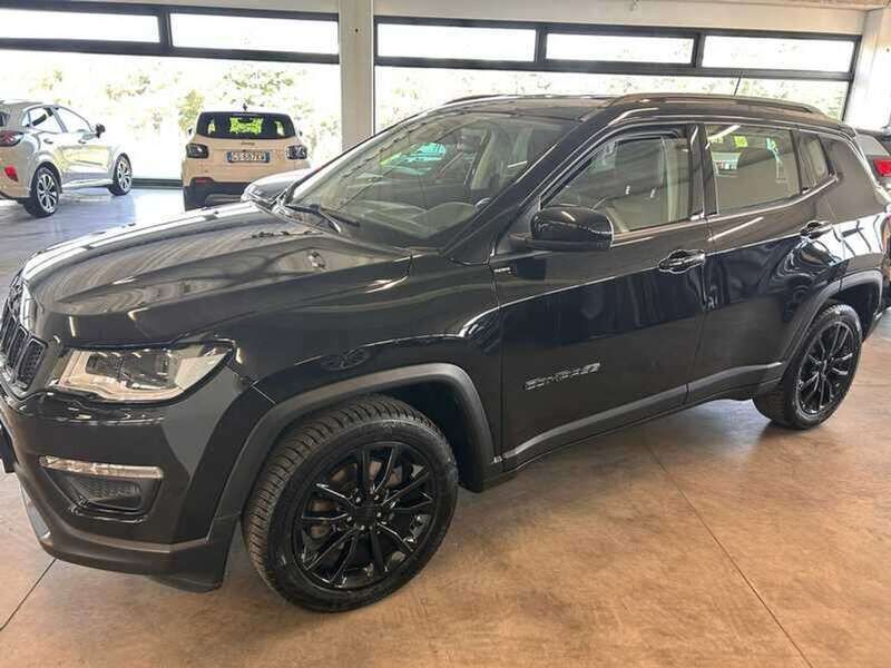 Nero Usata 2021 Jeep Compass Night Eagle SUV | 22.990 € (Buon prezzo) - Immagine 1/4