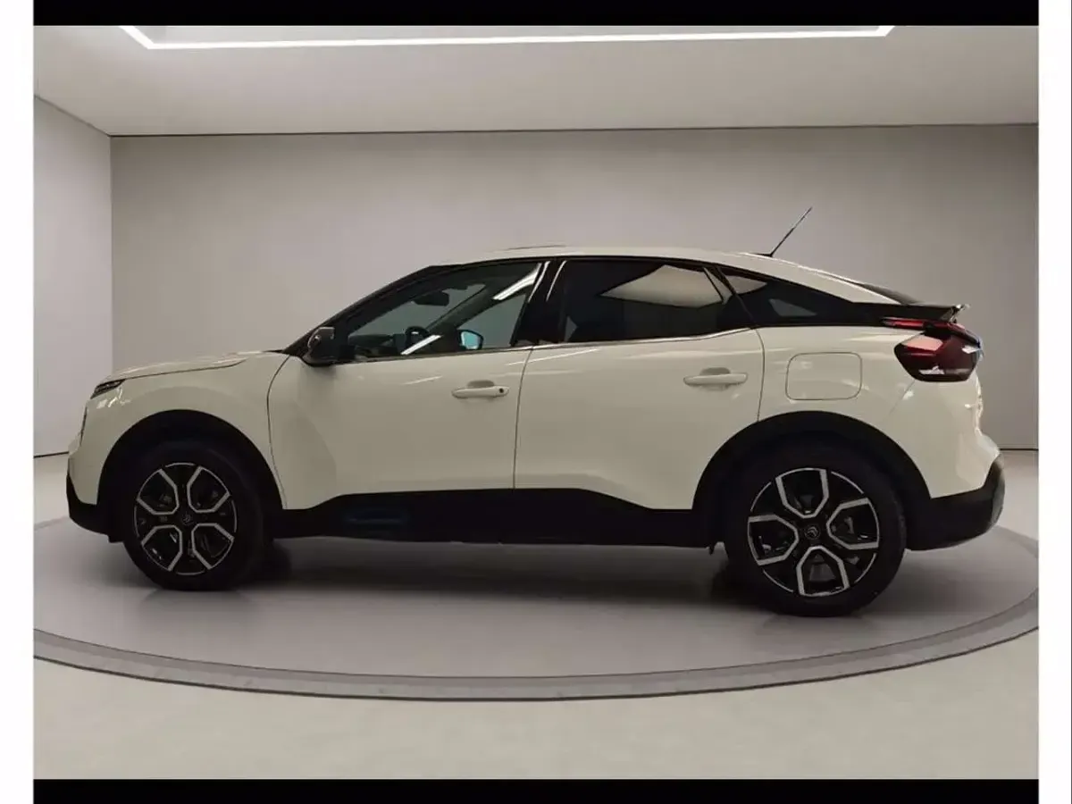 Usata Citroën e-C4 Shine 100 kW (136 CV) 2022 Bianco Berlina