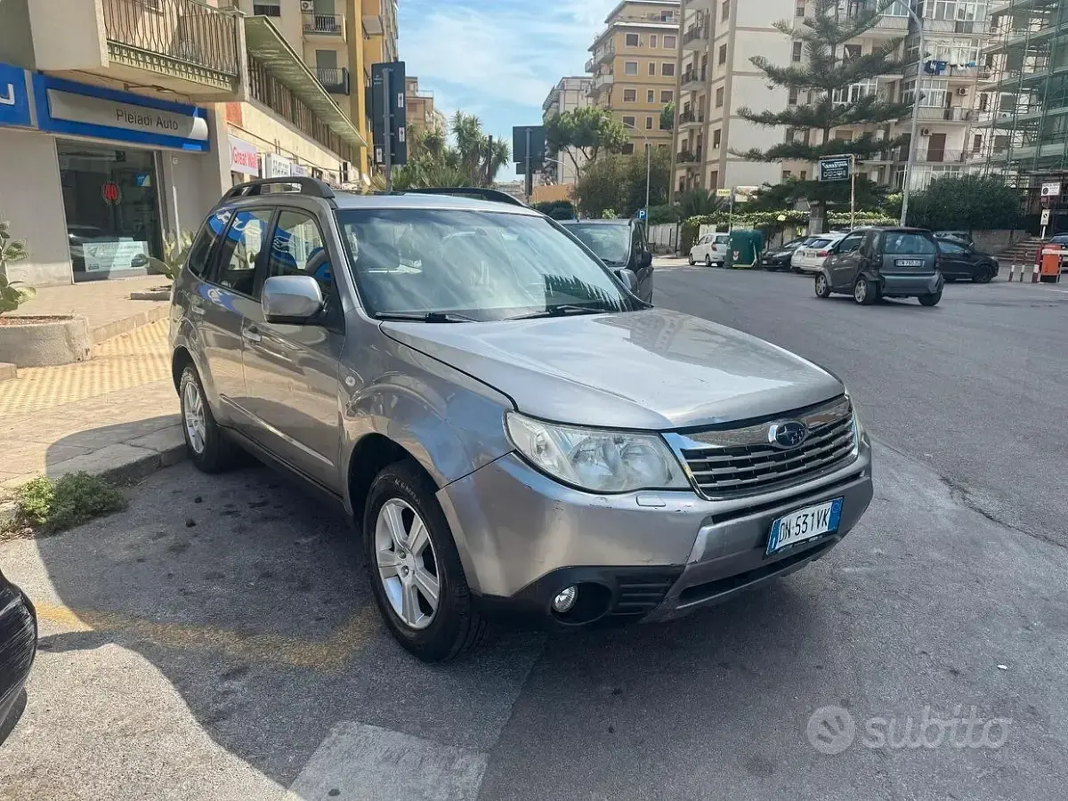 Usata Subaru Forester 150 CV (110 kW) 2008 Grigio SUV