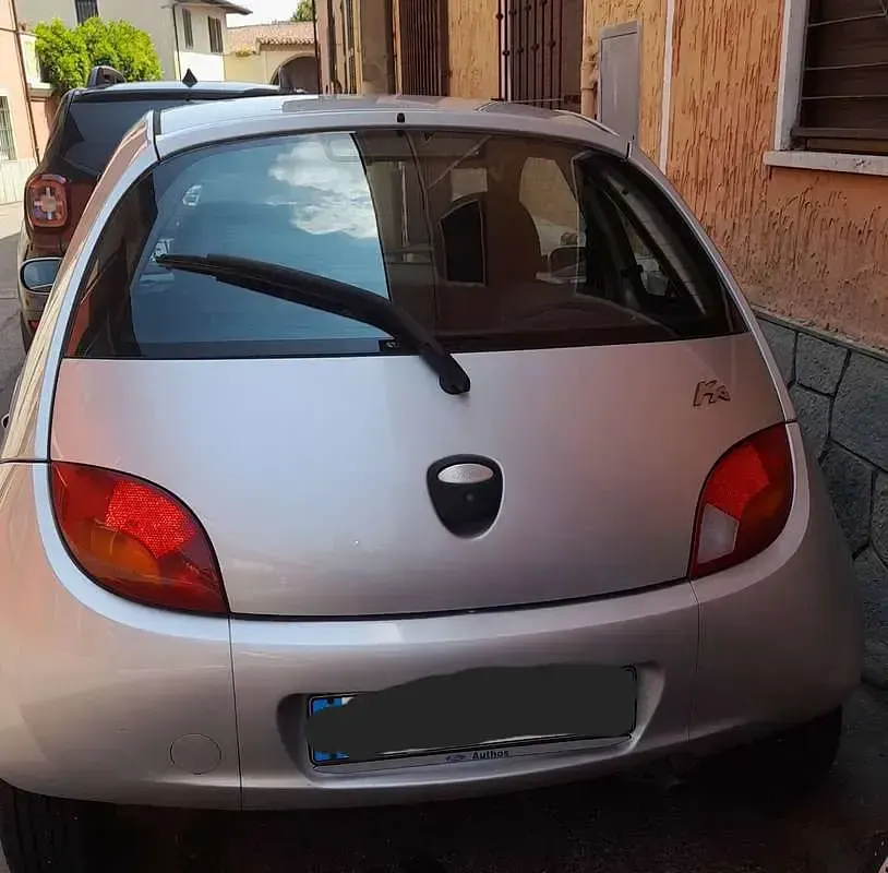 Usata Ford Ka Collection 69 CV (50 kW) 2003 Argento Utilitaria