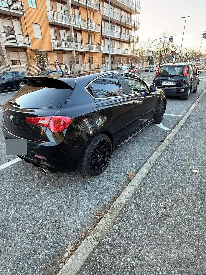 Usata Alfa Romeo Giulietta 170 CV (125 kW) 2012 Nero Utilitaria