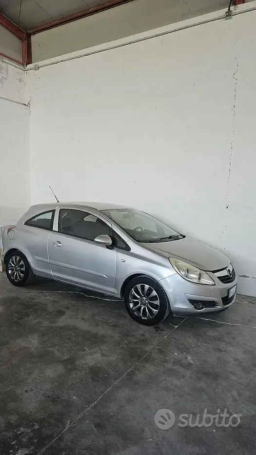 Usata Opel Corsa 60 CV (44 kW) 2007 Grigio Utilitaria
