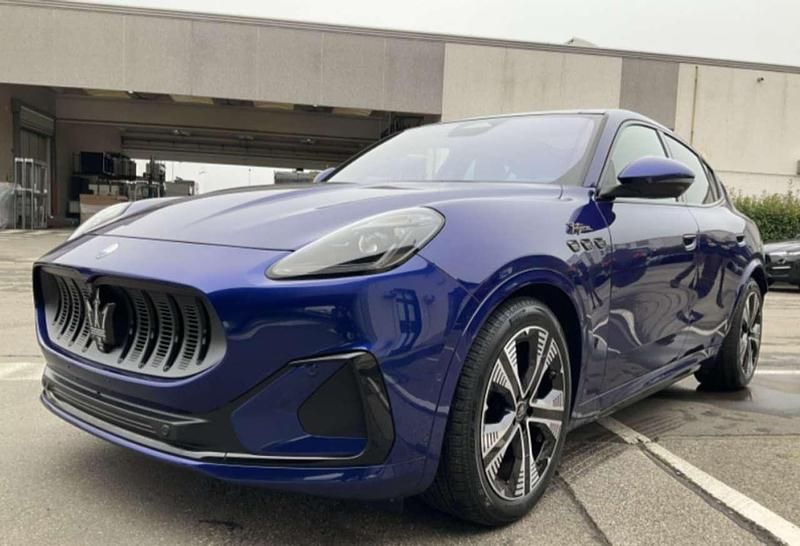 Usata Maserati Grecale Folgore 409 kW (557 CV) 2024 Blu/azzurro SUV