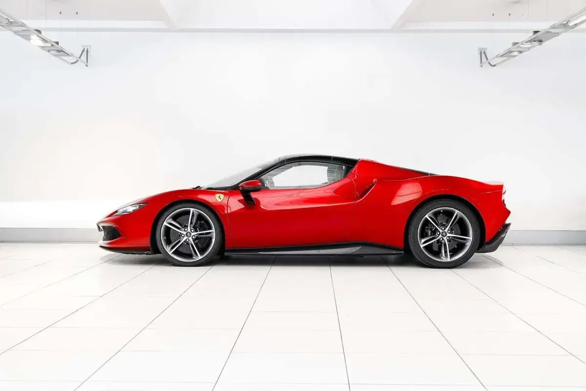 Usata Ferrari 296 829 CV (609 kW) 2022 Other Cabrio