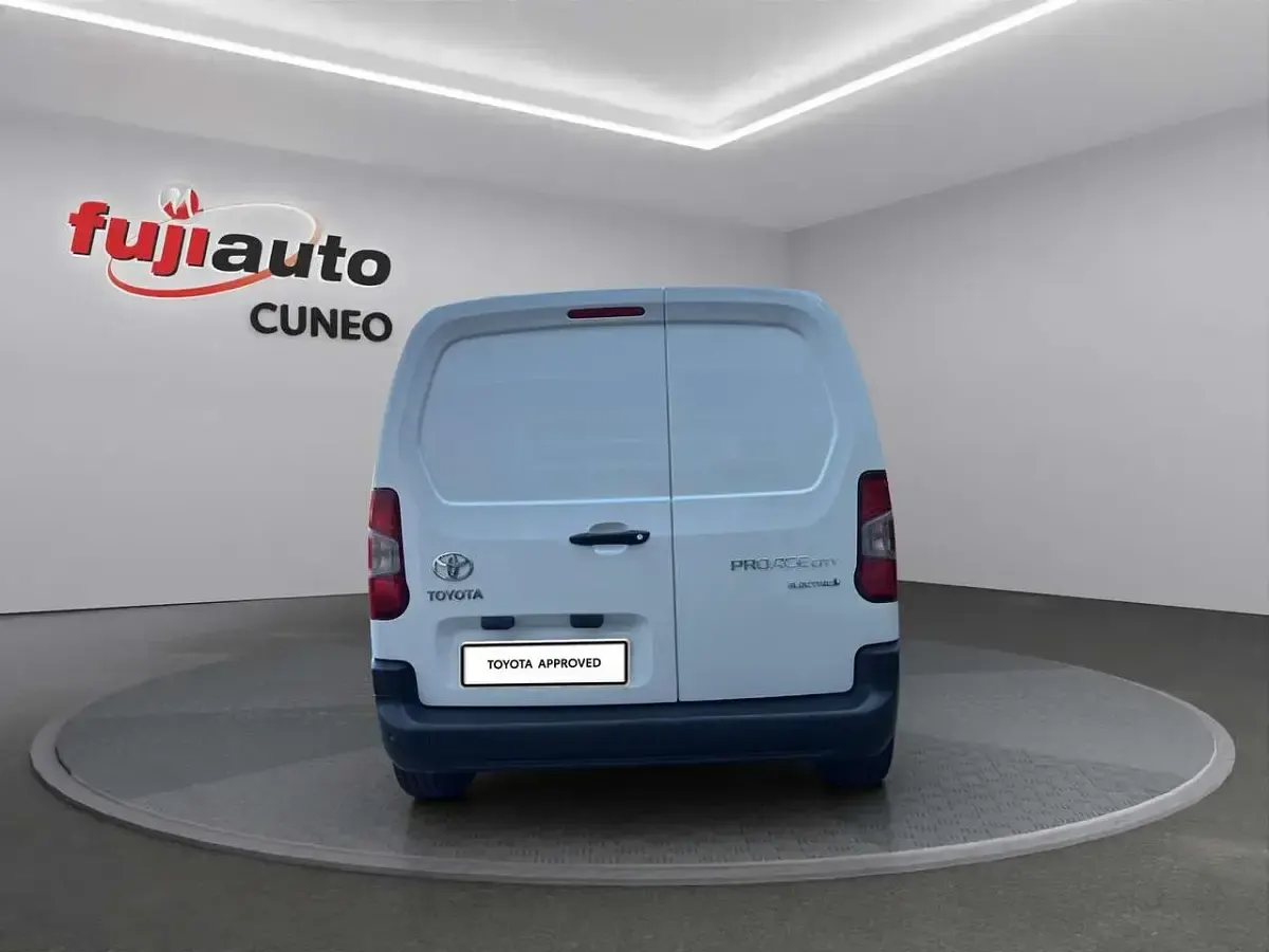 Usata Toyota Proace City Active 56 kW (77 CV) 2022 Bianco Monovolume