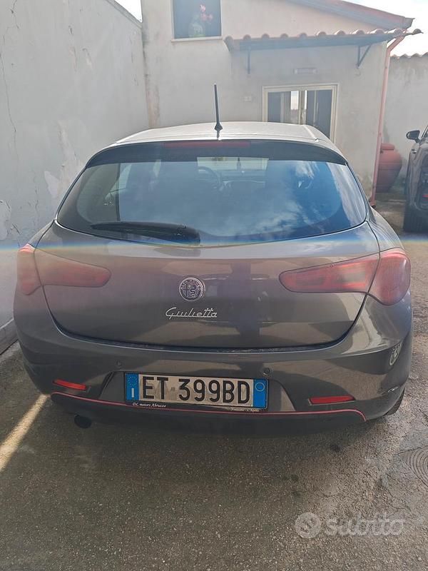 Usata Alfa Romeo Giulietta 105 CV (77 kW) 2013 Grigio Utilitaria