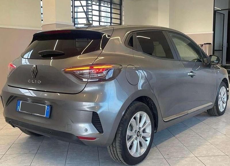Usata Renault Clio V Evolution 101 CV (74 kW) 2024 Grigio Berlina