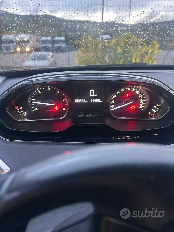 Usata Peugeot 2008 2019 Grigio SUV