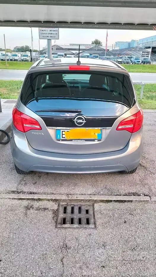 Usata Opel Meriva 101 CV (74 kW) 2013 Grigio Monovolume
