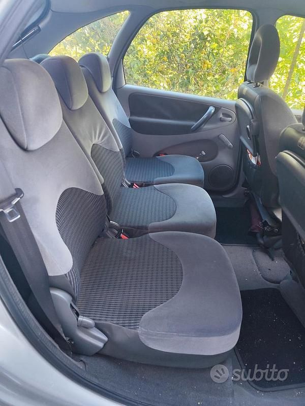 Usata Citroën Xsara 109 CV (80 kW) 2004 Grigio Monovolume