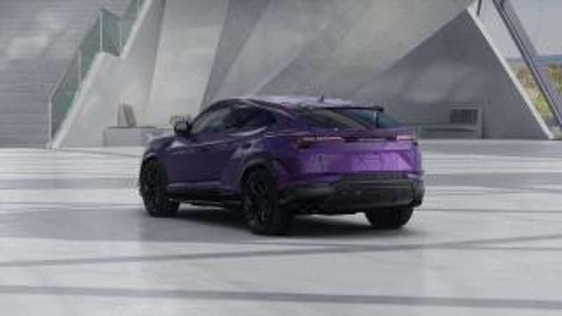 Usata Lamborghini Urus 666 CV (489 kW) 2022 Viola metallizzato SUV