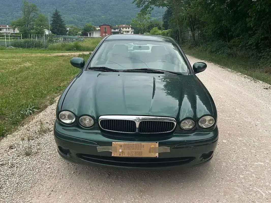 Usata Jaguar X-type Executive 196 CV (144 kW) 2005 Verde Berlina