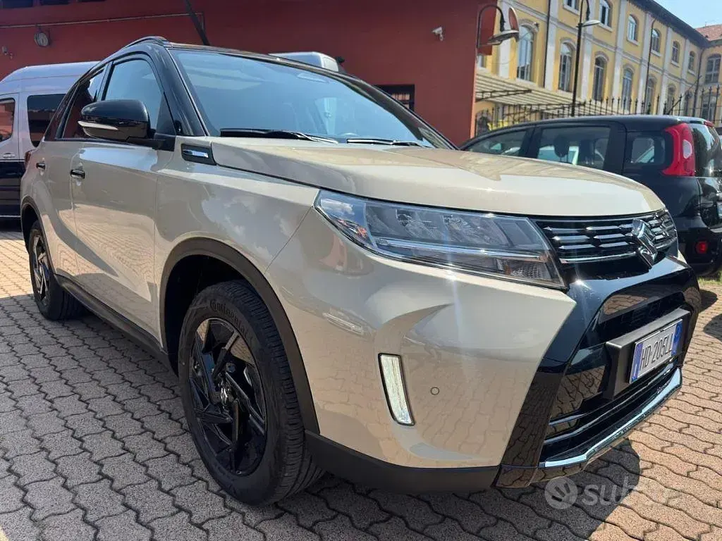 Usata Suzuki Vitara 110 CV (80 kW) 2026 Beige SUV
