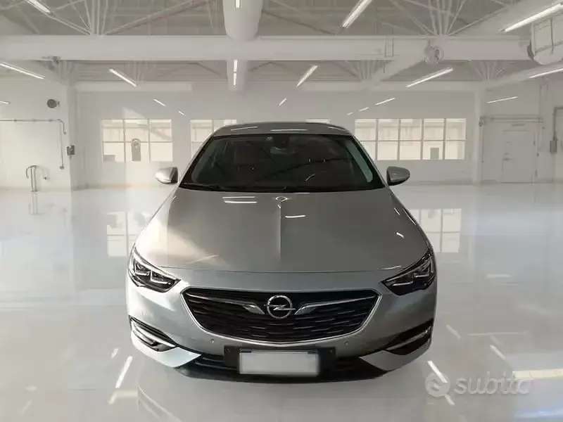 Usata Opel Insignia Innovation 136 CV (100 kW) 2020 Grigio Berlina