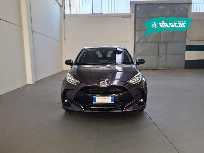 Usata Toyota Yaris Hybrid Trend 92 CV (67 kW) 2025 Grigio Berlina